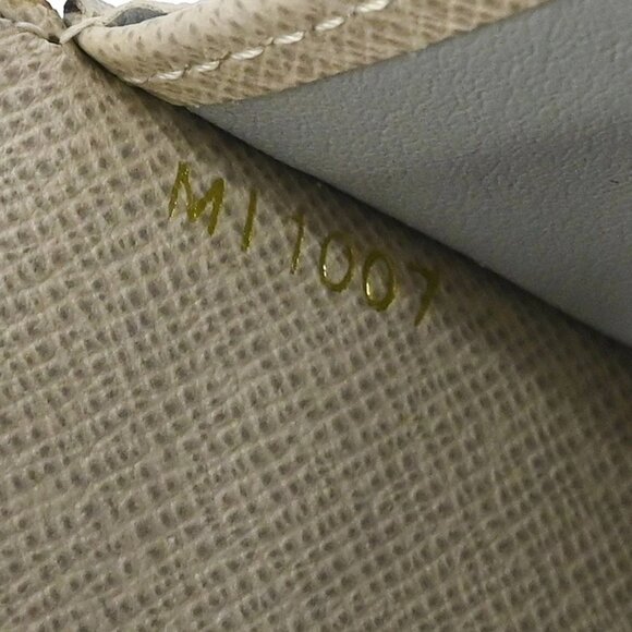 Louis Vuitton Monogram Dentelle Portefeuille Sarah Wallet - Picture 6 of 8